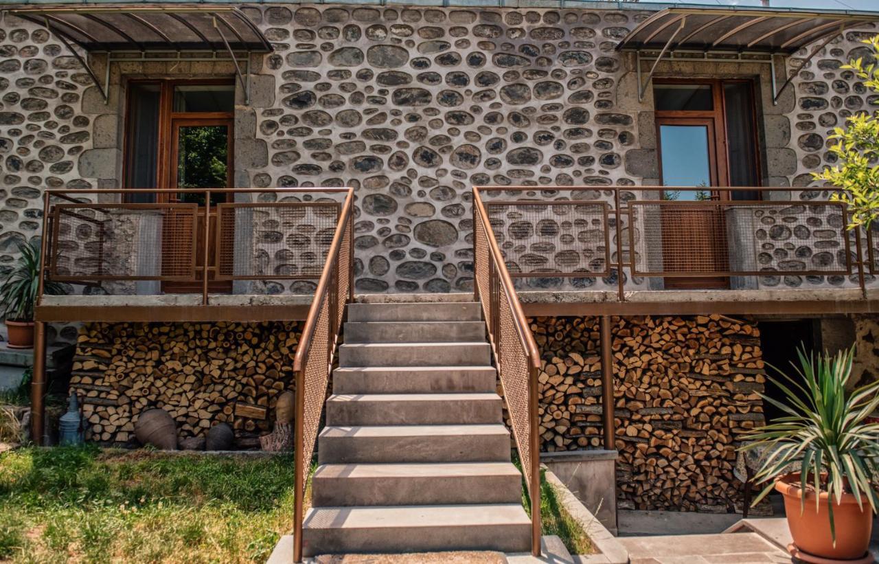 Hayi Tun Guest House Горис Экстерьер фото