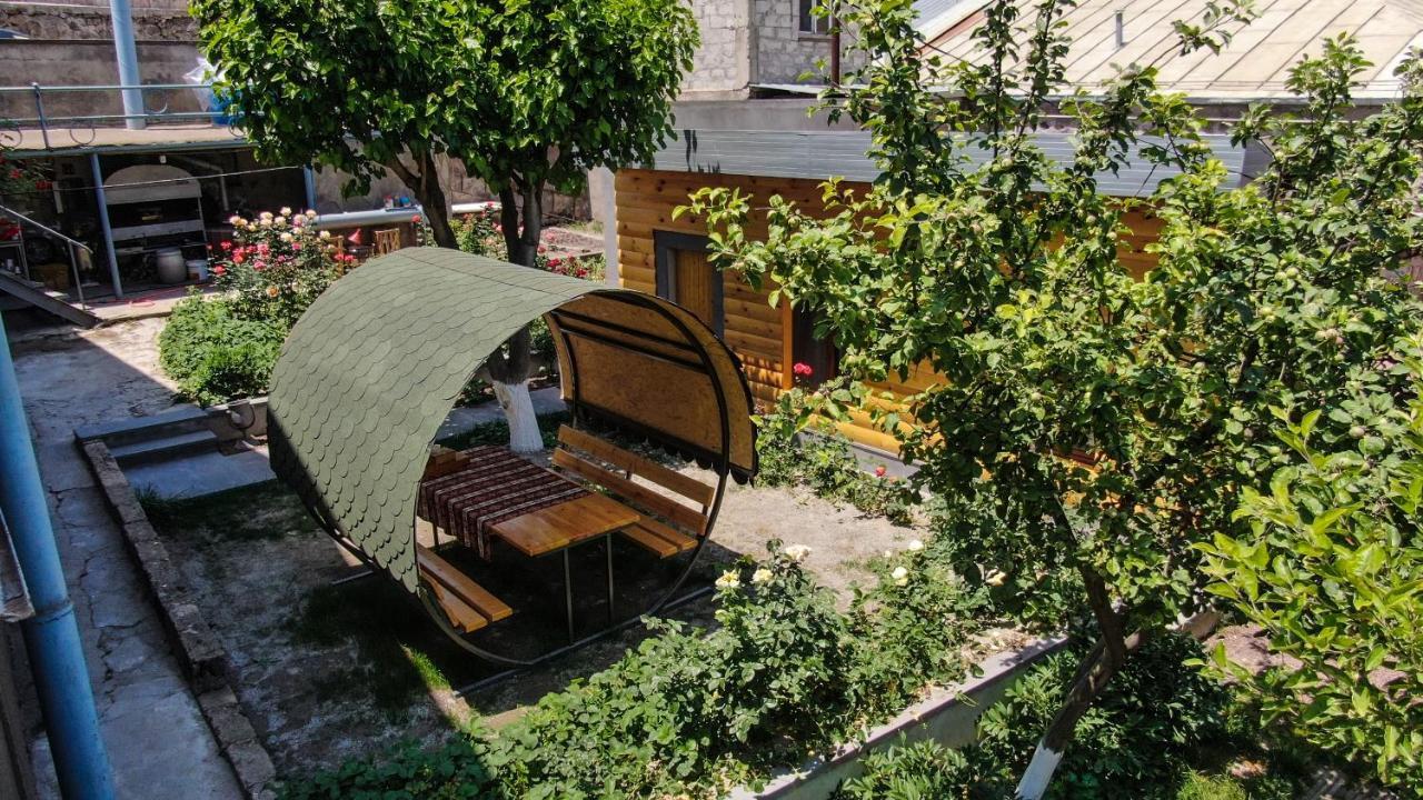 Hayi Tun Guest House Горис Экстерьер фото