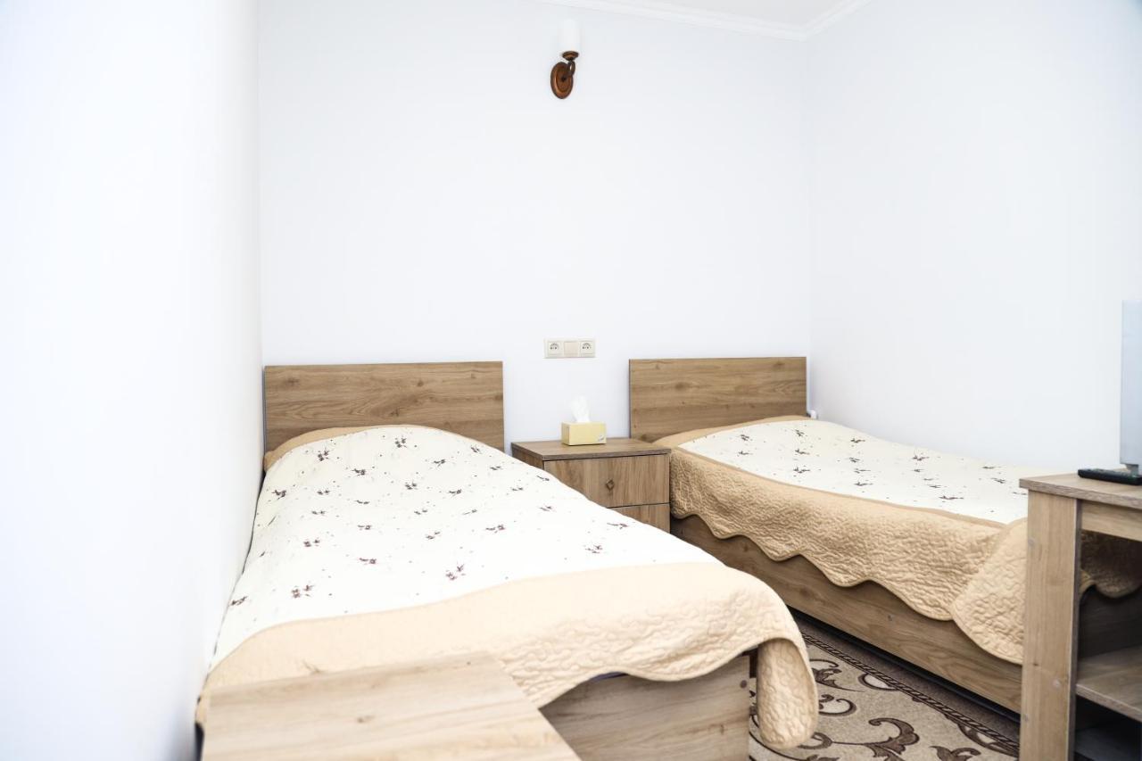 Hayi Tun Guest House Горис Экстерьер фото