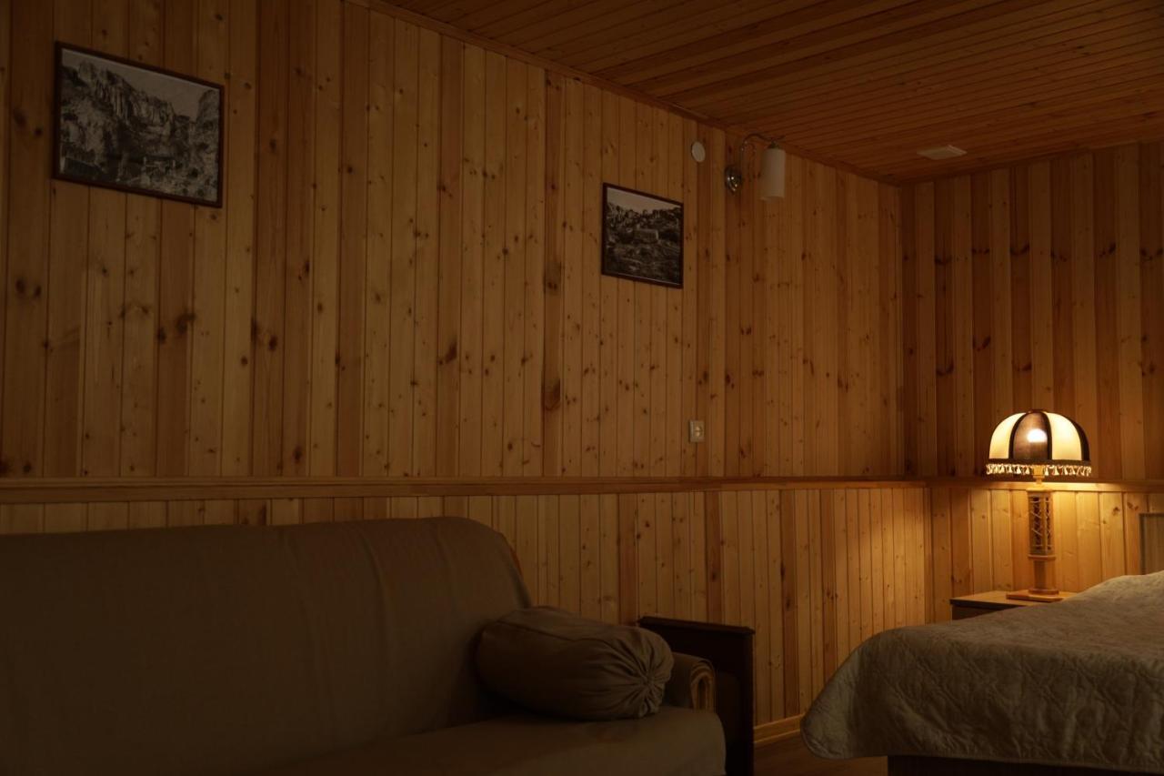 Hayi Tun Guest House Горис Экстерьер фото