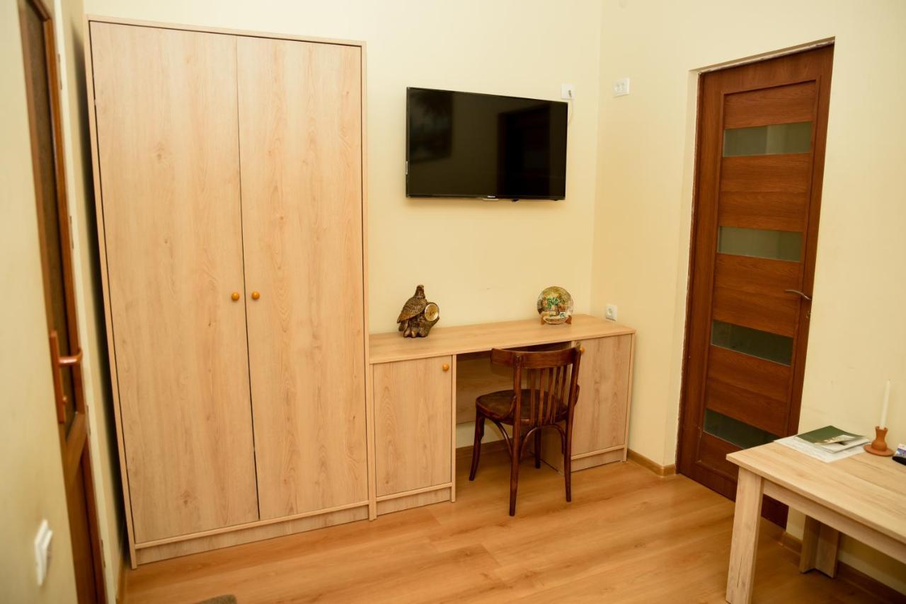 Hayi Tun Guest House Горис Экстерьер фото