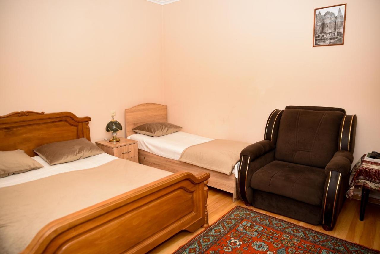 Hayi Tun Guest House Горис Экстерьер фото