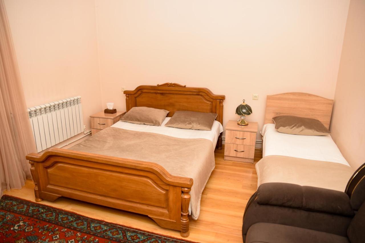 Hayi Tun Guest House Горис Экстерьер фото