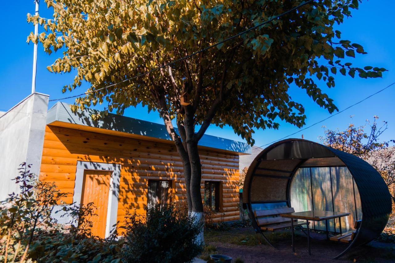 Hayi Tun Guest House Горис Экстерьер фото