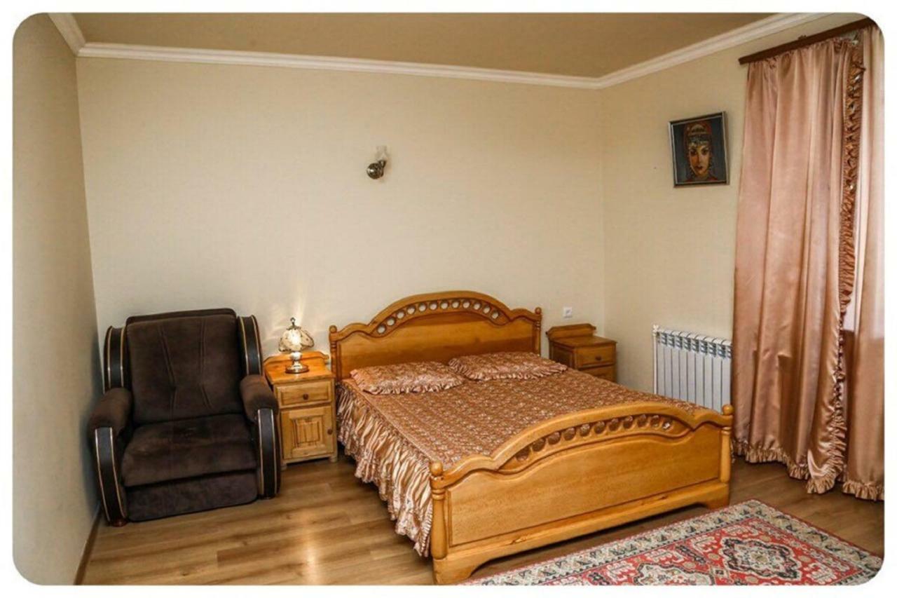 Hayi Tun Guest House Горис Экстерьер фото