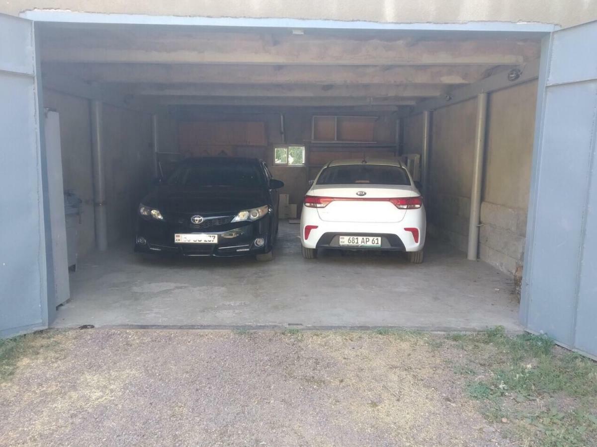 Hayi Tun Guest House Горис Экстерьер фото